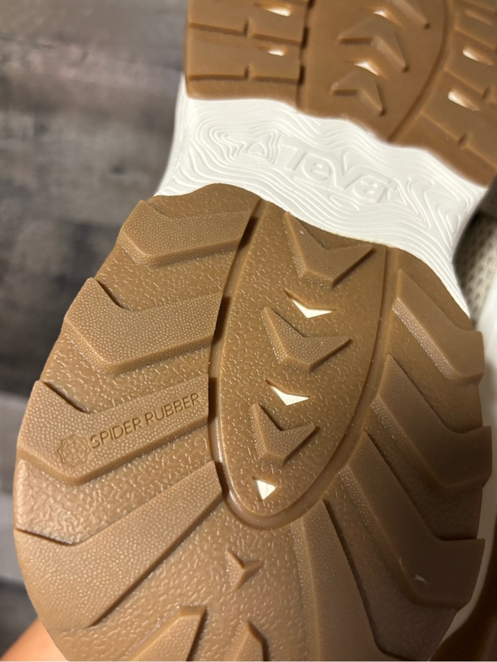 NWOT Teva Beige Outlander Water/hiking Sandal-Sneaker with Hook Strap 11 - Picture 9 of 9